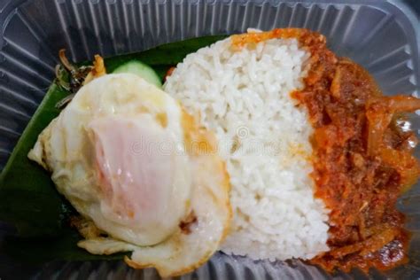  Nasi Lemak: Một Món Ă Ngọt Bùi Rất Thú Vị Kèm Theo Chút Cay cay Gợi Tưởng Cơn Lửa