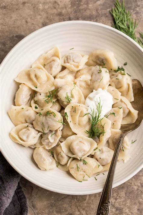  Pelmeni: Một sự kết hợp hoàn hảo giữa nhân thịt thơm ngon và lớp vỏ bột mỏng manh!