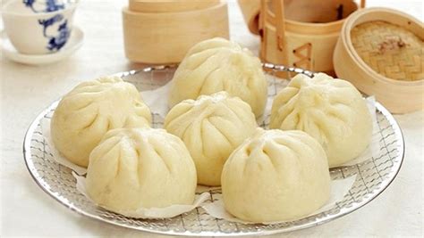  Bánh Bao Hấp Thơm Lừng - Hương Vị Bột Mềm Nhũn và Nhân Mặn Ngọt Đậm Đà!