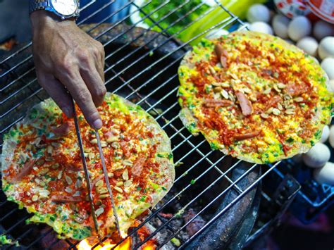  Bánh Tráng Nướng Chấm Mắm Chuột: Một Bản giao hưởng của hương vị cay nồng và giòn tan!